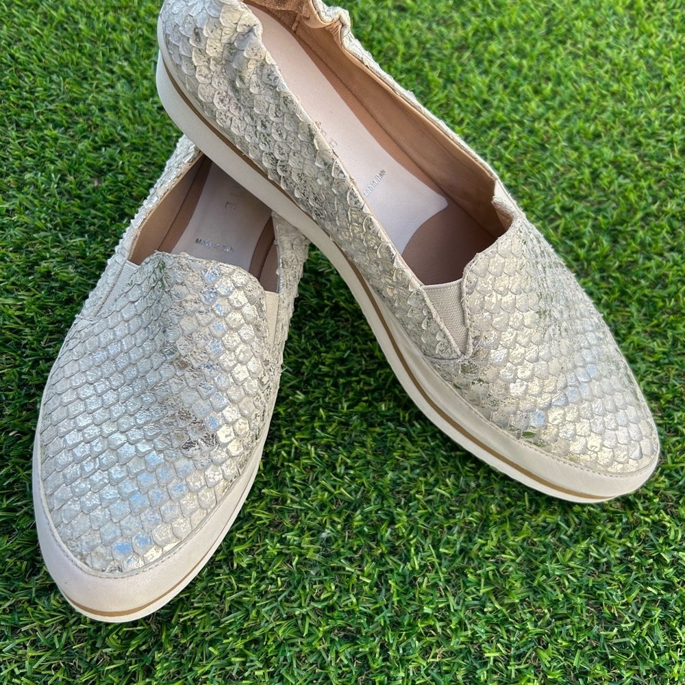 RON WHITE MADE IN ITALY LEATHER SLIP ON SIZE 9